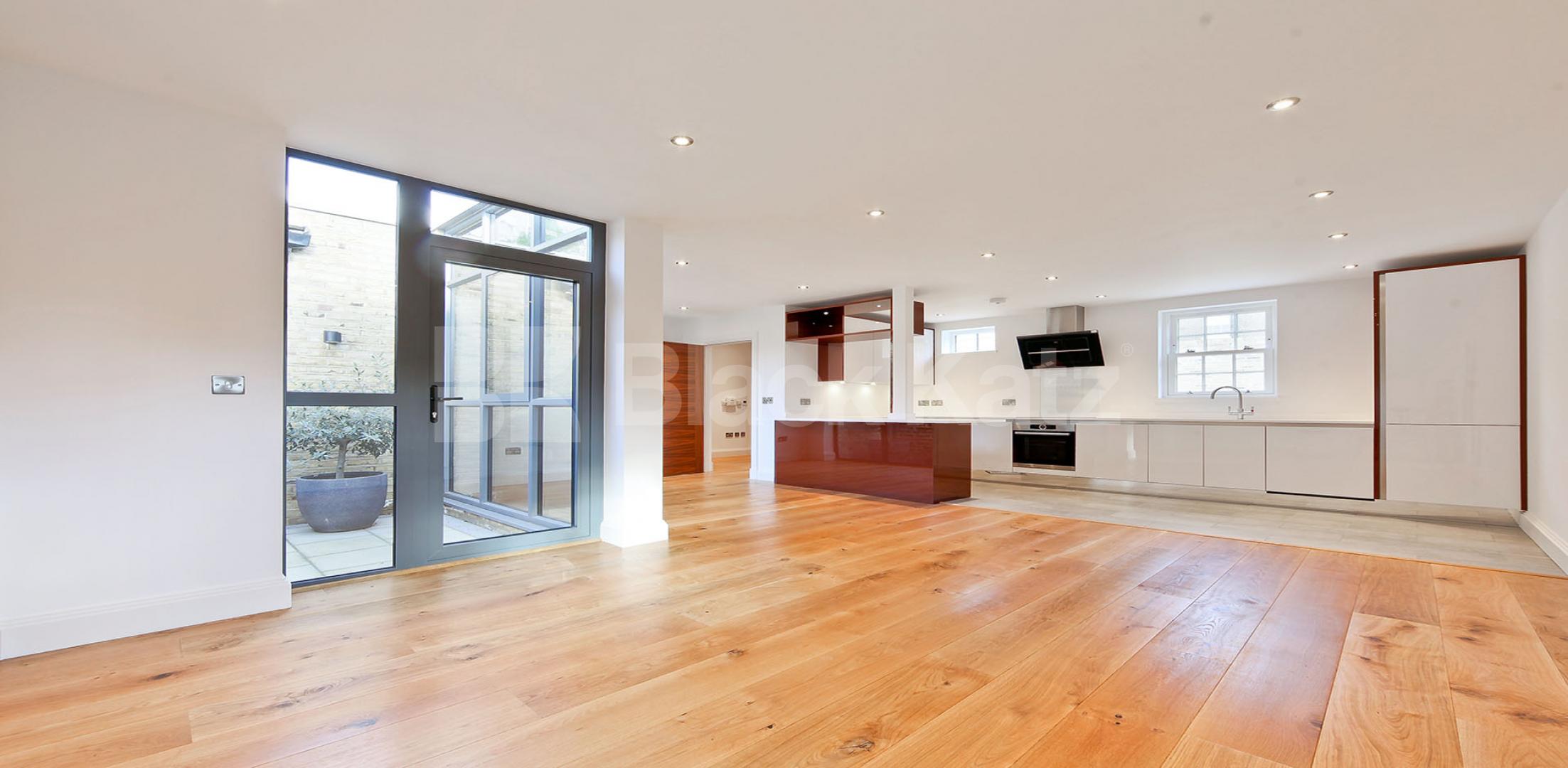 			NEW INSTRUCTION (Includes Parking), 3 Bedroom, 1 bath, 1 reception Mews House			 Rushgrove Street , Woolwich Arsenal